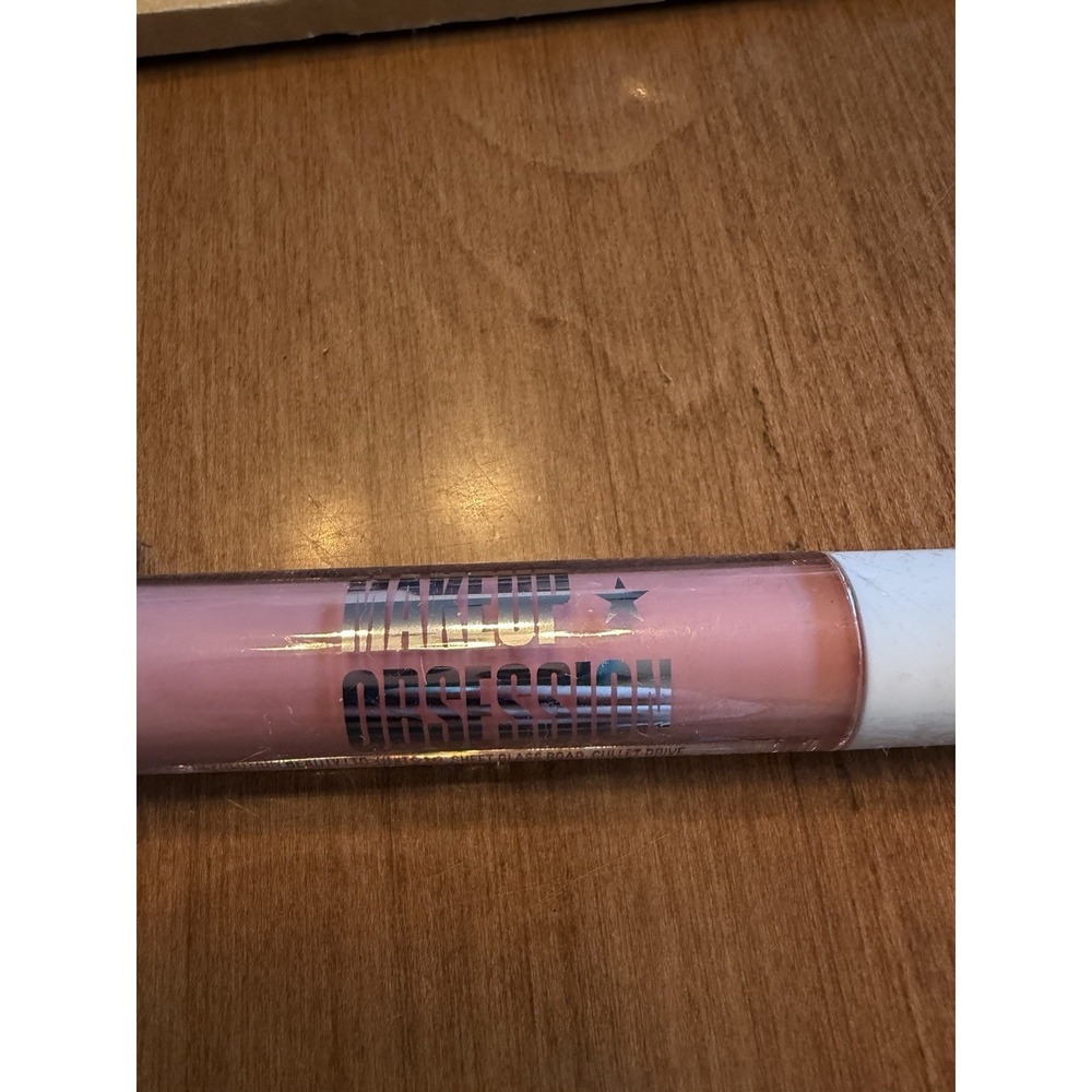 NEW Makeup Obsession Lip Gloss, Resolute - Picture 3 of 7